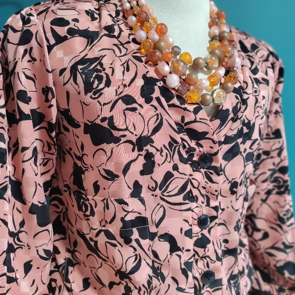 Vintage Cassidy coral and black polyester blouse w black sweater waist and cuff
